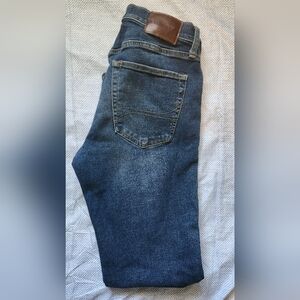 Hollister Womens W33 L34 Slim Taper Jeans. Good Used Condition.‎
